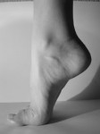 areched_foot-r_200